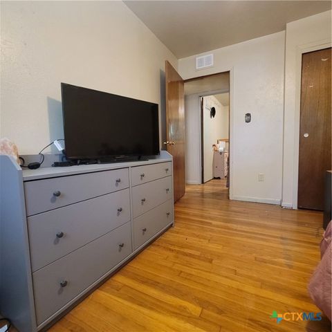 706 S 1st Street, Copperas Cove, TX 76522