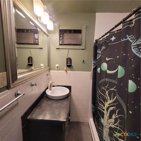 706 S 1st Street, Copperas Cove, TX 76522