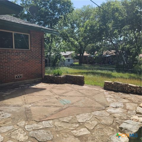 706 S 1st Street, Copperas Cove, TX 76522