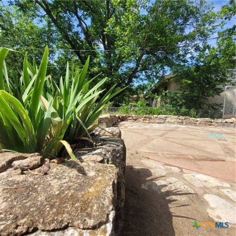 706 S 1st Street, Copperas Cove, TX 76522