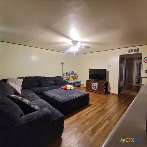 706 S 1st Street, Copperas Cove, TX 76522