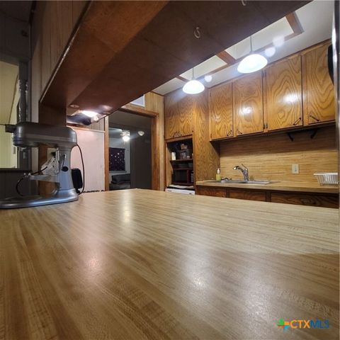 706 S 1st Street, Copperas Cove, TX 76522