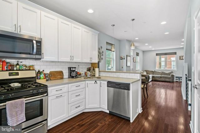 101 MERCY ST, Philadelphia, PA 19148