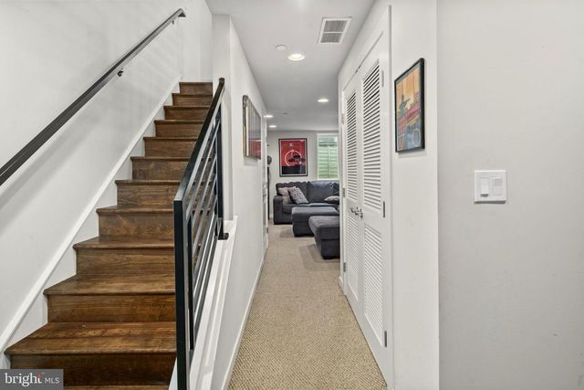 101 MERCY ST, Philadelphia, PA 19148