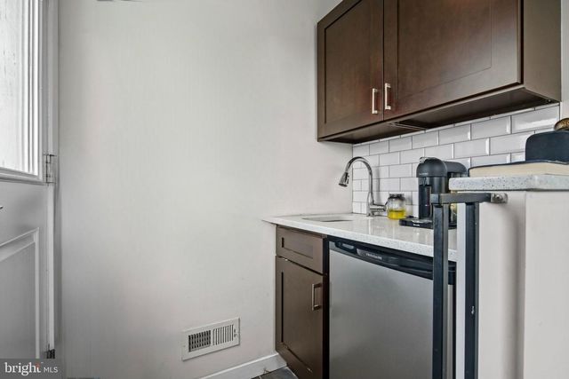 101 MERCY ST, Philadelphia, PA 19148