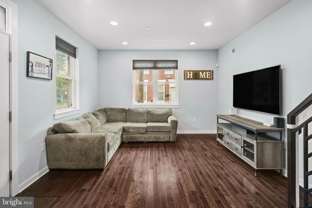 101 MERCY ST, Philadelphia, PA 19148