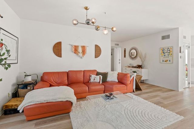 7063 Estrella De Mar Road, Carlsbad, CA 92009