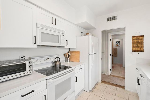 7063 Estrella De Mar Road, Carlsbad, CA 92009