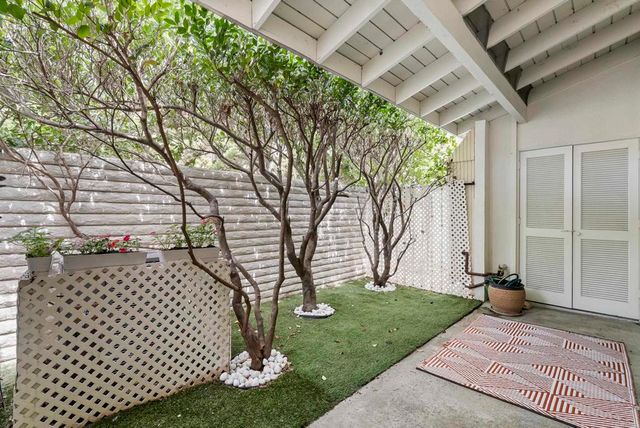 7063 Estrella De Mar Road, Carlsbad, CA 92009