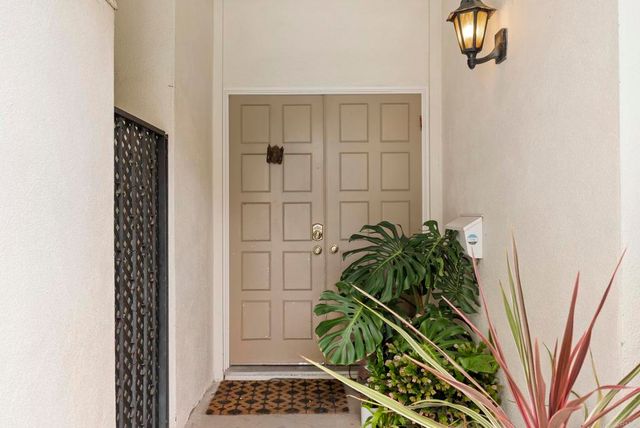 7063 Estrella De Mar Road, Carlsbad, CA 92009