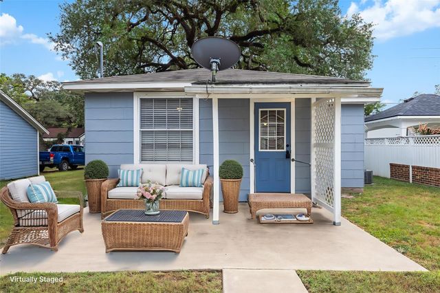 428 Preston Street, Columbus, TX 78934