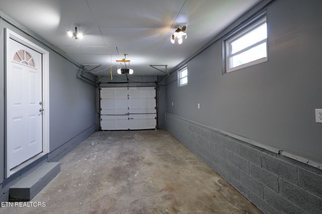 2107 Tipton Station Rd, Knoxville, TN 37920