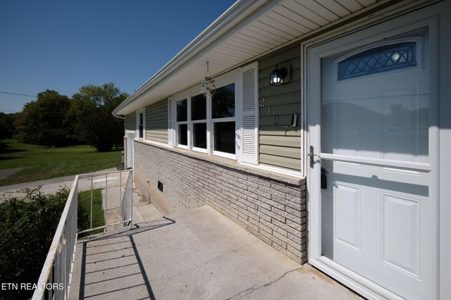 2107 Tipton Station Rd, Knoxville, TN 37920
