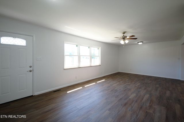 2107 Tipton Station Rd, Knoxville, TN 37920