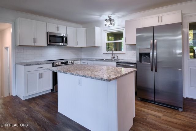 2107 Tipton Station Rd, Knoxville, TN 37920