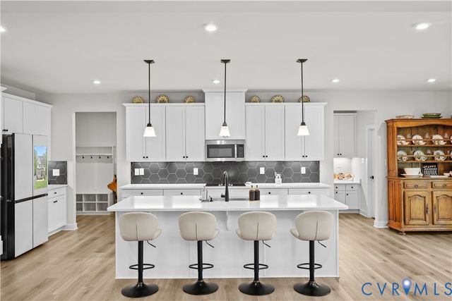 13048 Thornford Ter, Chester, VA 23838