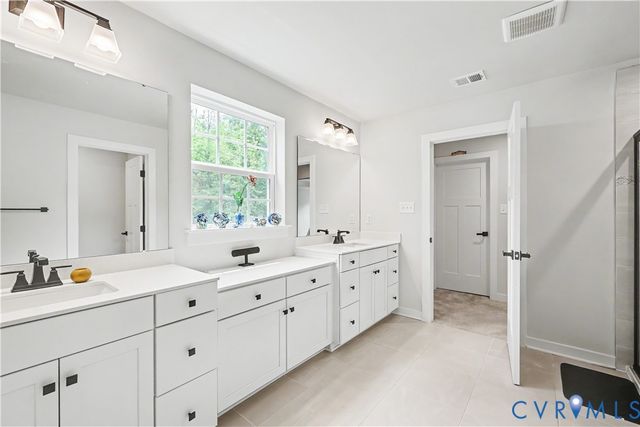 13048 Thornford Ter, Chester, VA 23838