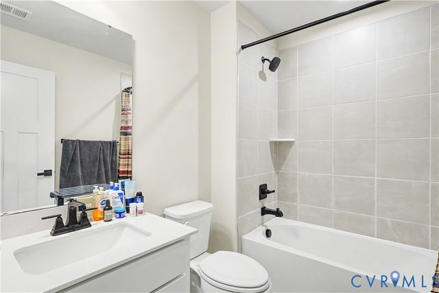13048 Thornford Ter, Chester, VA 23838