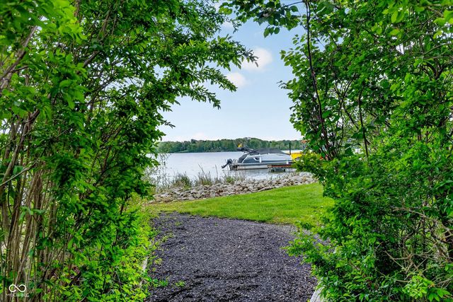 5566 Bay Landing Court, Indianapolis, IN 46254