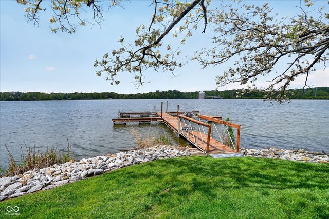5566 Bay Landing Court, Indianapolis, IN 46254