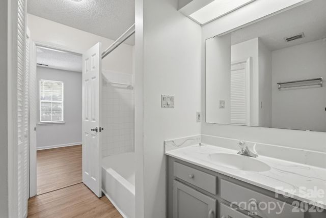 2954 Iron Gate Lane, Charlotte, NC 28212