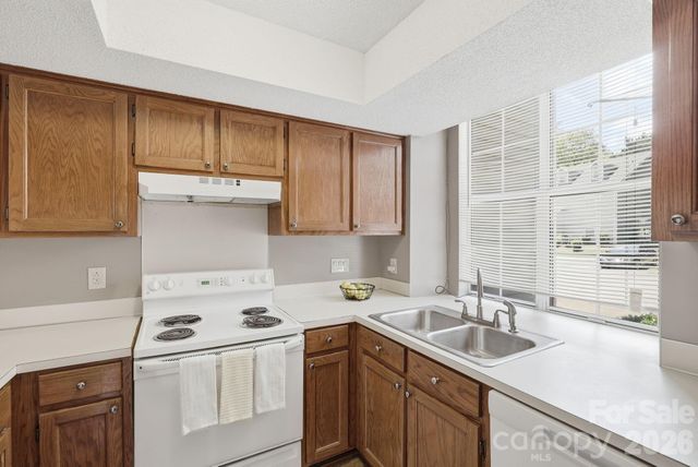 2954 Iron Gate Lane, Charlotte, NC 28212