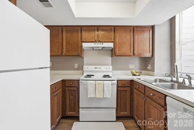 2954 Iron Gate Lane, Charlotte, NC 28212