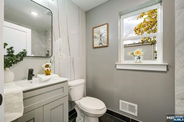 543 13th Avenue, Newark, NJ 07103