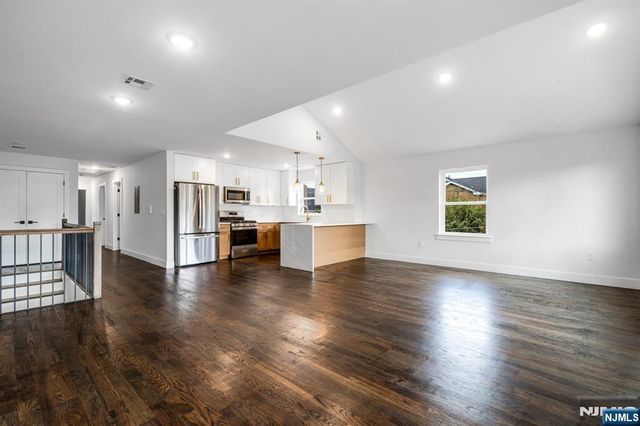 543 13th Avenue, Newark, NJ 07103