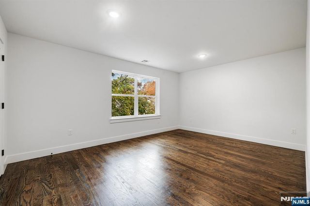 543 13th Avenue, Newark, NJ 07103