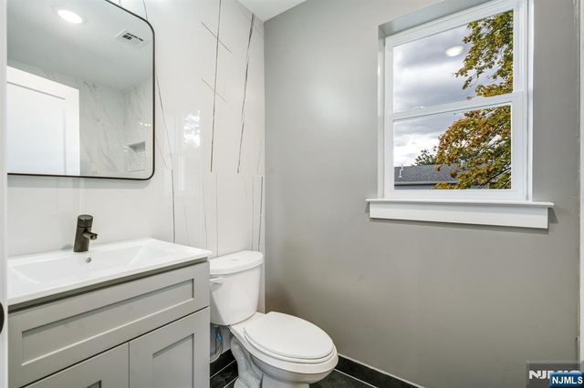 543 13th Avenue, Newark, NJ 07103