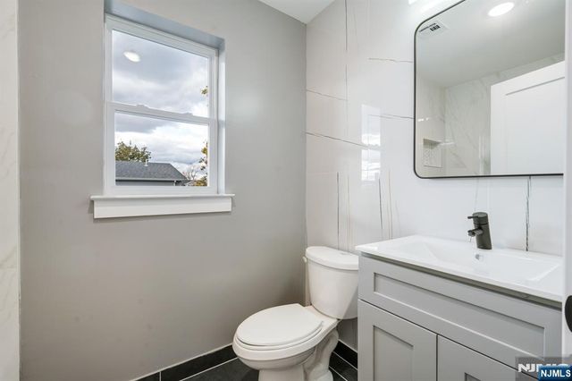 543 13th Avenue, Newark, NJ 07103