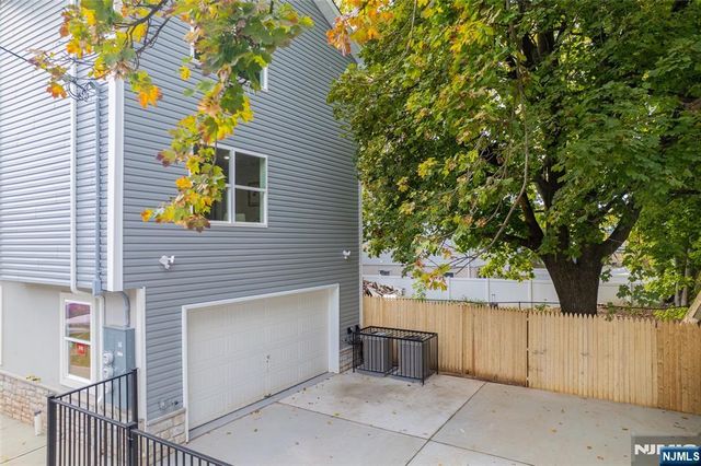 543 13th Avenue, Newark, NJ 07103