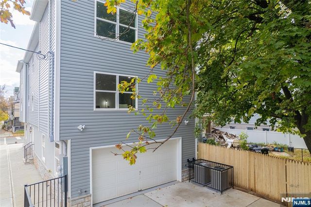 543 13th Avenue, Newark, NJ 07103