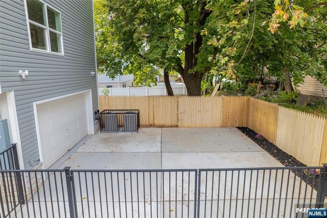 543 13th Avenue, Newark, NJ 07103