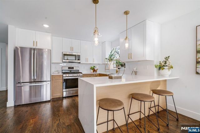 543 13th Avenue, Newark, NJ 07103