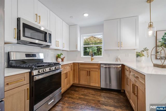 543 13th Avenue, Newark, NJ 07103