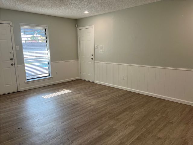1514 Silverleaf Drive, Carrollton, TX 75007