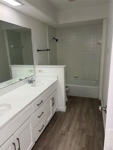 1514 Silverleaf Drive, Carrollton, TX 75007
