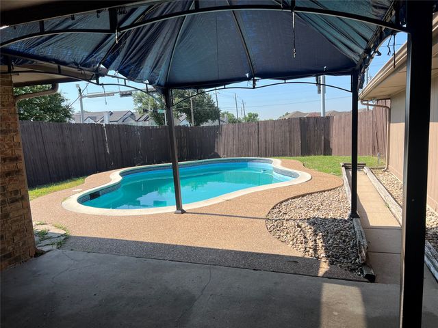 1514 Silverleaf Drive, Carrollton, TX 75007