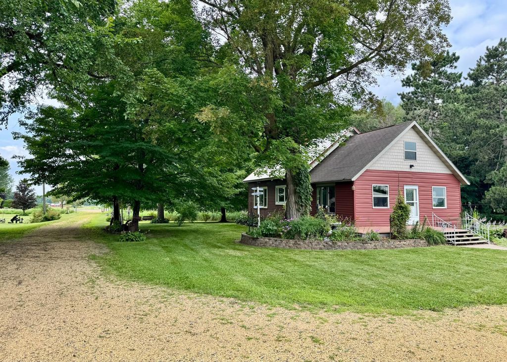 Image 2 of property listing at 1456 210th Street, Saint Croix Falls, WI 54024