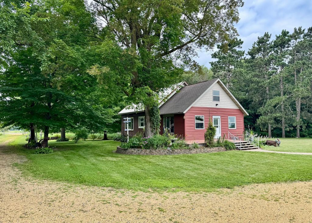 Image 26 of property listing at 1456 210th Street, Saint Croix Falls, WI 54024
