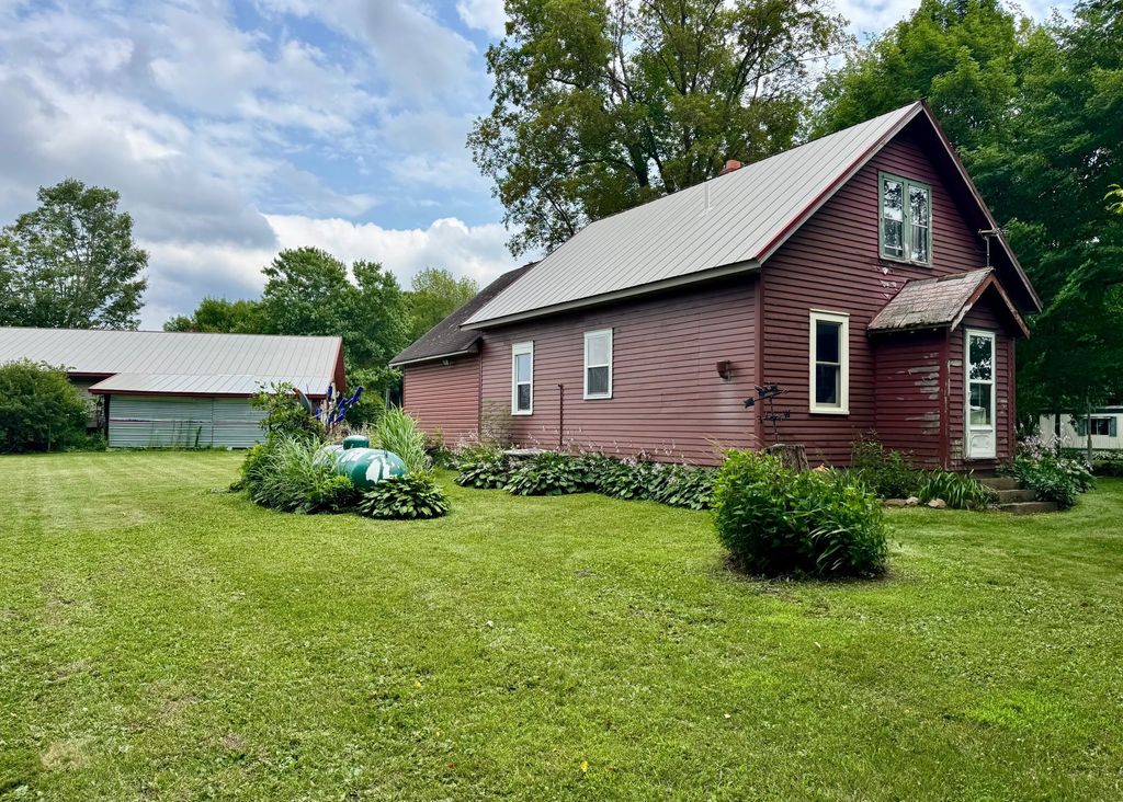 Image 3 of property listing at 1456 210th Street, Saint Croix Falls, WI 54024