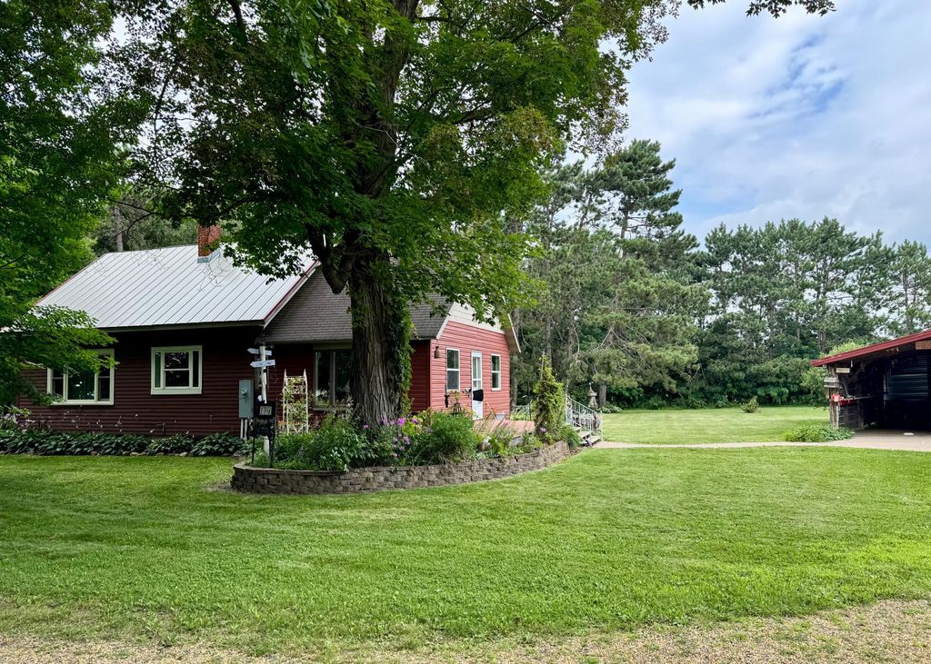 Image 5 of property listing at 1456 210th Street, Saint Croix Falls, WI 54024