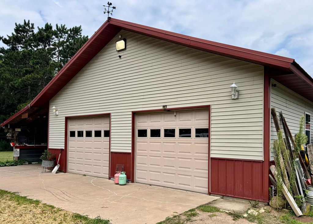 Image 8 of property listing at 1456 210th Street, Saint Croix Falls, WI 54024