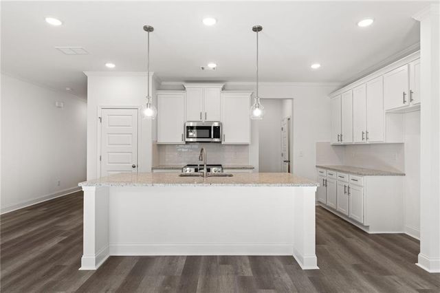 5629 Overview Drive, Flowery Branch, GA 30542