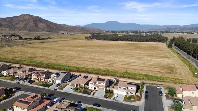 28464 Fressia Drive, Winchester, CA 92596