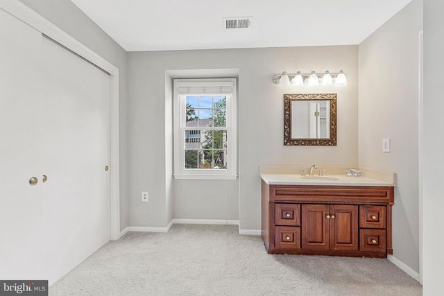 9759 HATMARK CT, Vienna, VA 22181