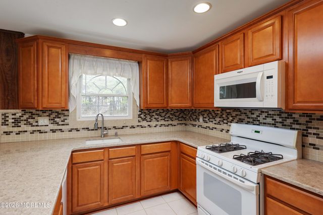 73 San Carlos Street, Toms River, NJ 08757