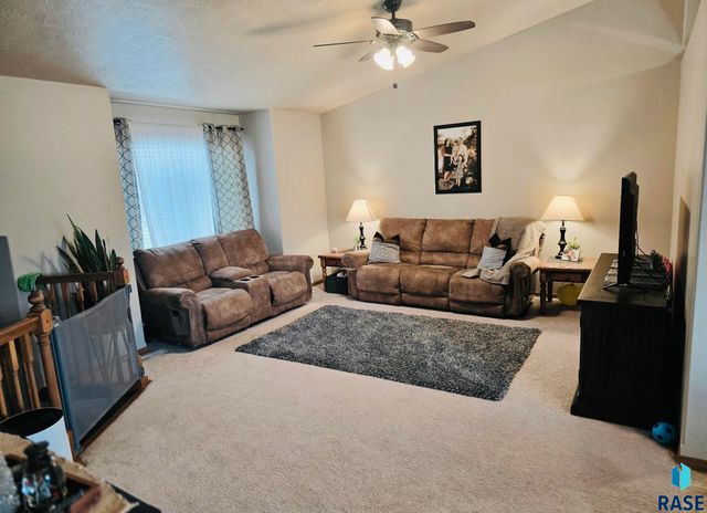 414 Augustana Ave Avenue, Harrisburg, SD 57032